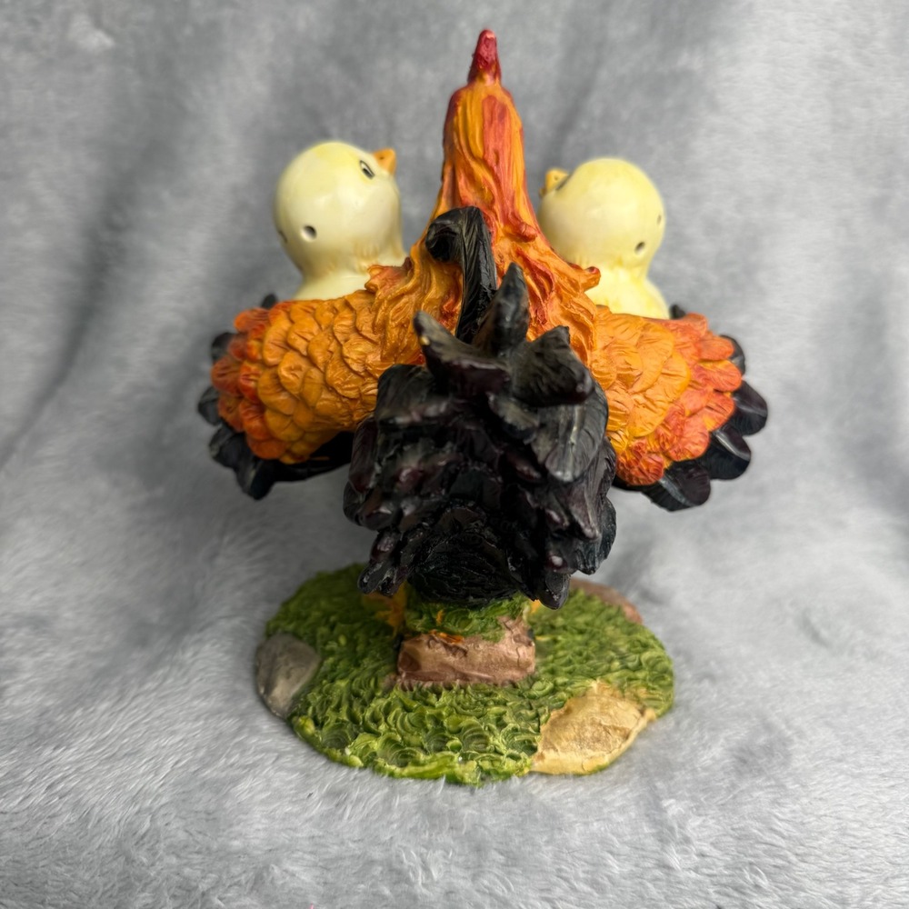 Rooster and Chicks Salt and Pepper Shaker Set with Caddy Farmhouse Decor Resin - Picture 3 of 7